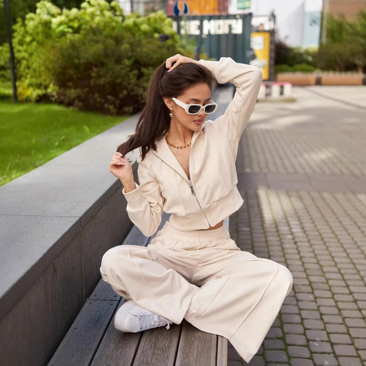 Damen Sportliches Loungewear-Set mit cropped Hoodie und bequemen Jogginghosen
