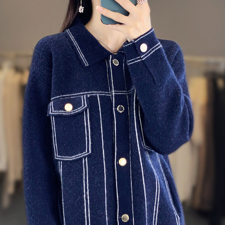 Damen Oversize-Strickjacke im Jeansjacken‑Look mit kontrastierenden Nahtdetails und Brusttasche Drune