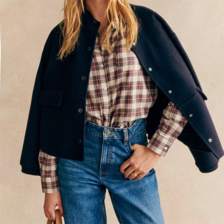 Damen moderne Kurzjacke mit Knopfdetails und seitlichen Eingrifftaschen Drune