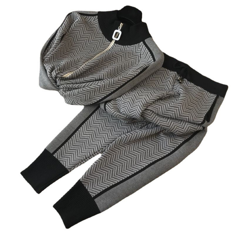 Damen sportliches und modernes Freizeitset mit kontrastierenden Mustern Drune