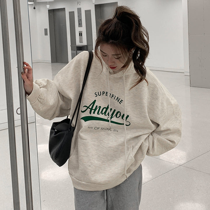 Damen Hoodie mit modernem Schriftzug und lässiger Passform