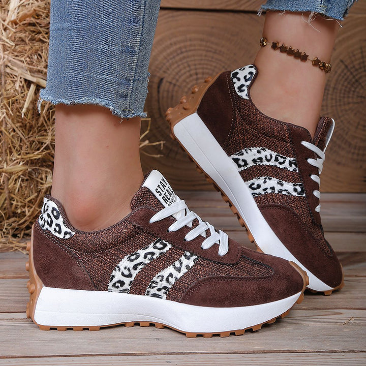 Damen Retro-Running-Sneaker mit Wildlederoptik, profilierter Gumminsohle und gepolstertem Komfortfußbett Drune