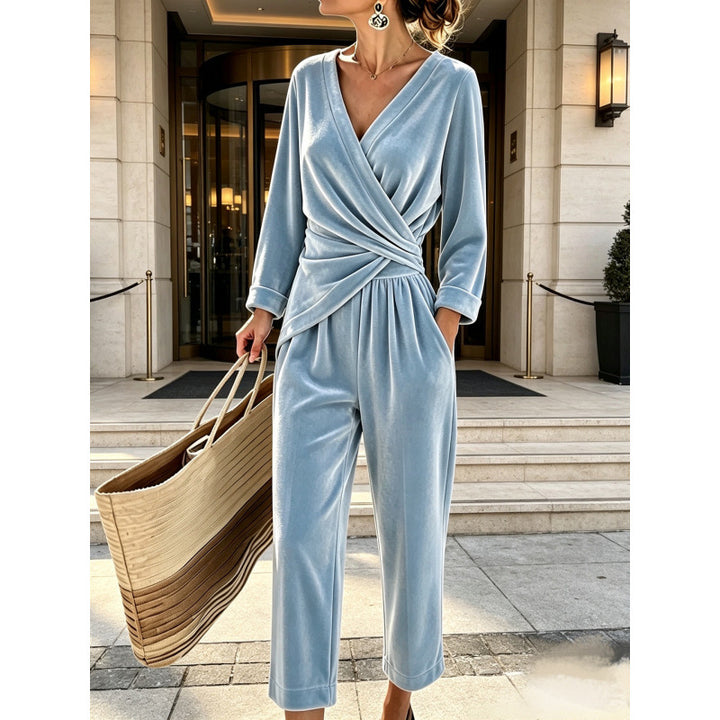 Damen Samt-Jumpsuit mit Wickeloberteil, taillierter Drapierung und weitem knöchellangem Bein Drune