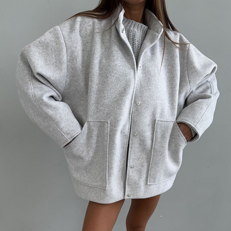 Damen oversized Wolljacke mit schlichten Knopfdetails und praktischen Taschen Drune