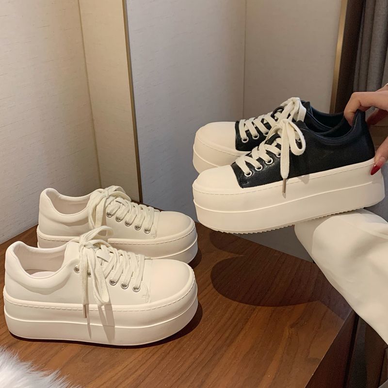 Damen Retro Plateausneaker mit zweifarbiger Lederoptik und extrahoher Gummiplattform Drune