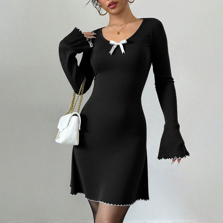 Damen geripptes Minikleid mit Trompetenärmeln, Zierschleife am Dekolleté und welligem Saum Drune