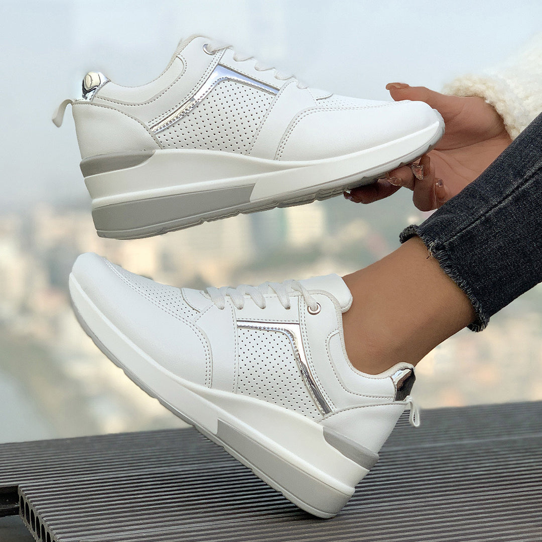 Damen Keilabsatz-Sneaker mit perforierten Einsätzen und Metallic-Details Drune