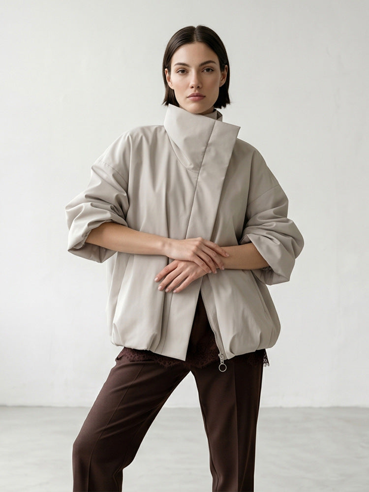 Damen Boxy-Kurzsteppjacke mit hohem asymmetrischem Stehkragen Drune