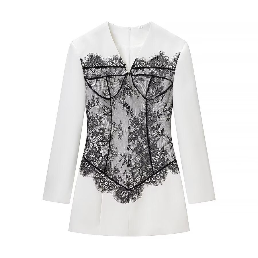 Damen Spitzenkleid mit raffiniertem Design und eleganten Details Drune