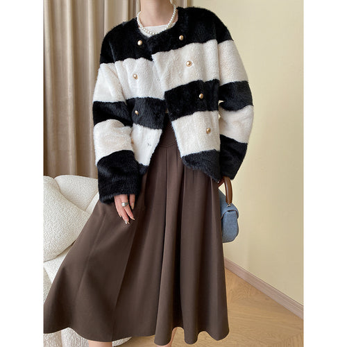 Damen modische Kunstpelzjacke mit gestreiftem Design und eleganten Druckknöpfen Drune