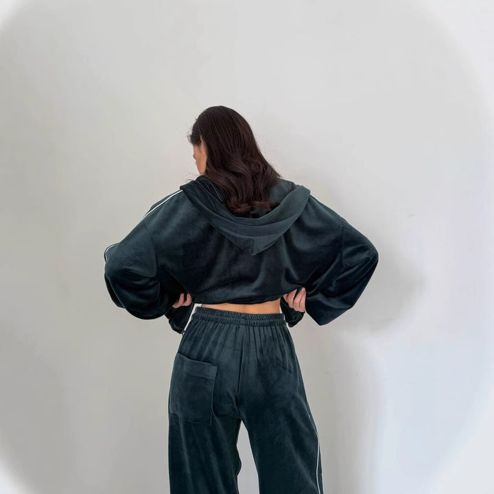 Damen dreiteiliges Samt-Lounge-Set mit Bandeau-Top, Kapuzen-Zipjacke und weiter High-Waist Palazzo-Hose Drune
