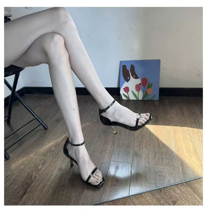Damen Riemchen‑Sandalette mit quadratischer Zehenpartie und filigratem Metallstiletto Drune