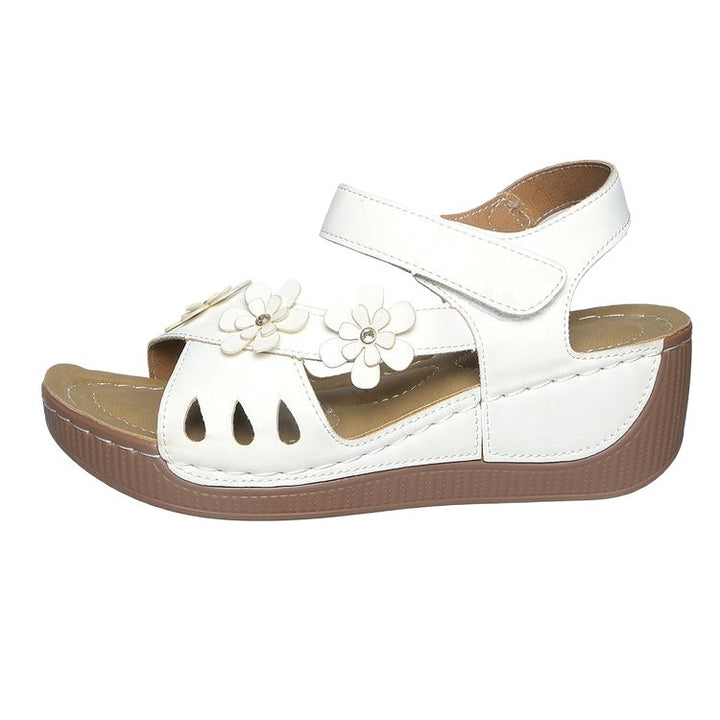 Damen Bequeme Sandalen mit Klettverschluss, gepolstertem Fußbett und Blütenapplikation Drune