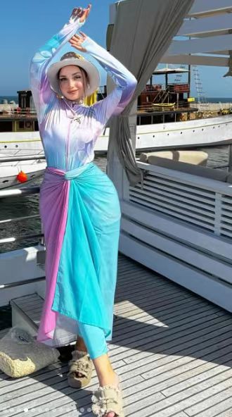 Damen modischer Strandanzug mit Wickelrock und UV-Schutz Drune