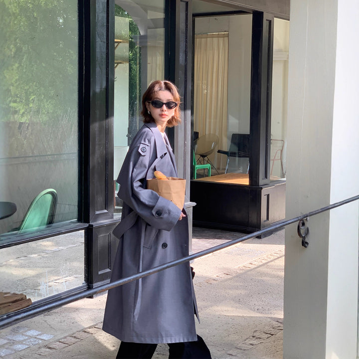 Damen Langer Trenchcoat im Oversize‑Look mit Bindegürtel und Schulterpatten Drune