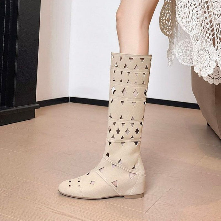 Damen kniehohe Stiefel mit geometrischen Cut-Outs und flacher Sohle Drune