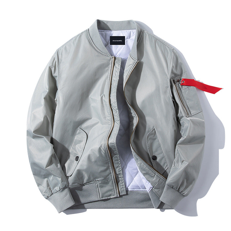 Männlicher -Diamant-Stepp-isolierter Piloten-Bomber mit Ärmel-Utility-Reißverschluss und Luftfahrt-Label Drune