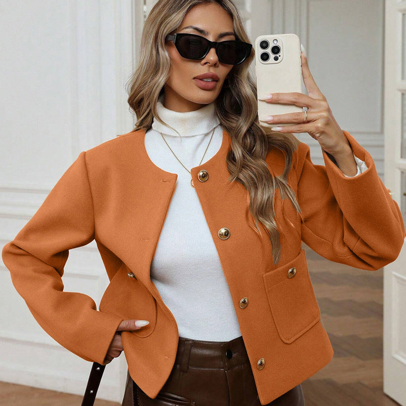 Damen Kurze Blazerjacke mit praktischen Taschen und goldenen Knöpfen Drune