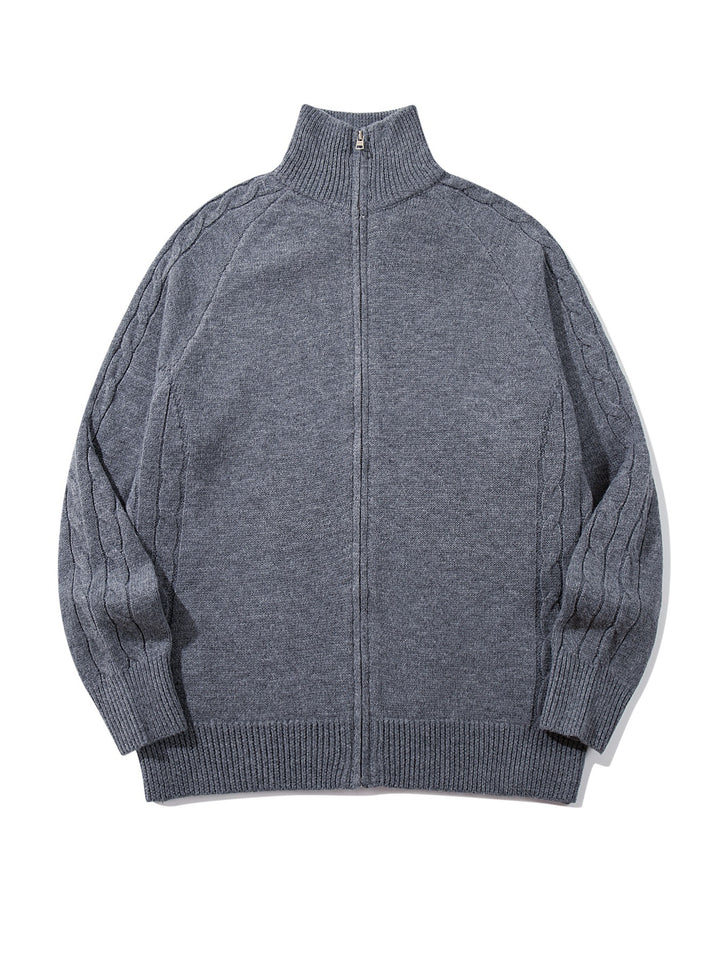 Herren Grobstrick‑Zipjacke mit Funnelkragen, Raglanärmeln und Zopfmuster Drune