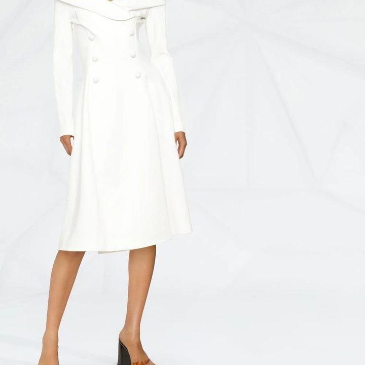 Damen Maxikleid im Mantel‑Look mit Carmenkragen und Doppelreihe Drune