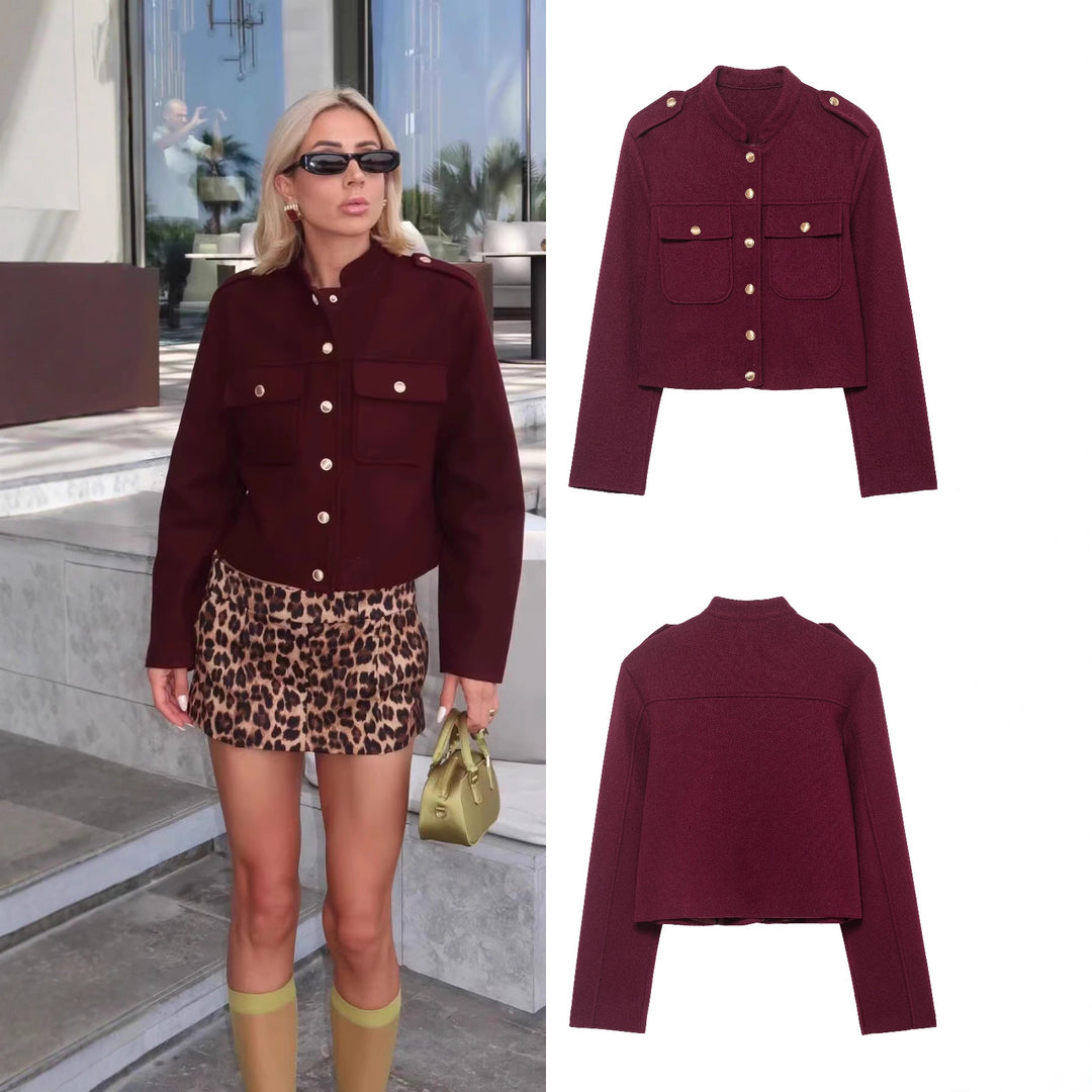 Damen Kurz geschnittene Militärinspirierte Wolljacke mit Stehkragen, Schulterklappen und goldknopf-Details Drune