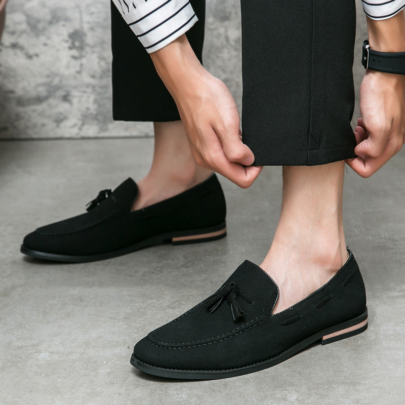 Herren Quasten-Slipper aus Veloursleder mit handgenähter Moccasinnaht und gepolstertem Lederfußbett Drune