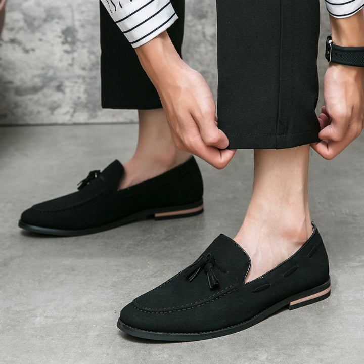 Herren Quasten-Slipper aus Veloursleder mit handgenähter Moccasinnaht und gepolstertem Lederfußbett Drune