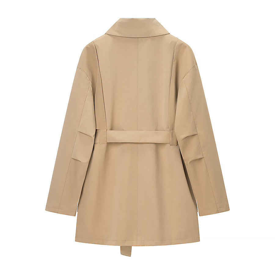 Damen Taillierter Kurzparka mit asymmetrischer Überschlagblende und Utility-Pattentaschen Drune