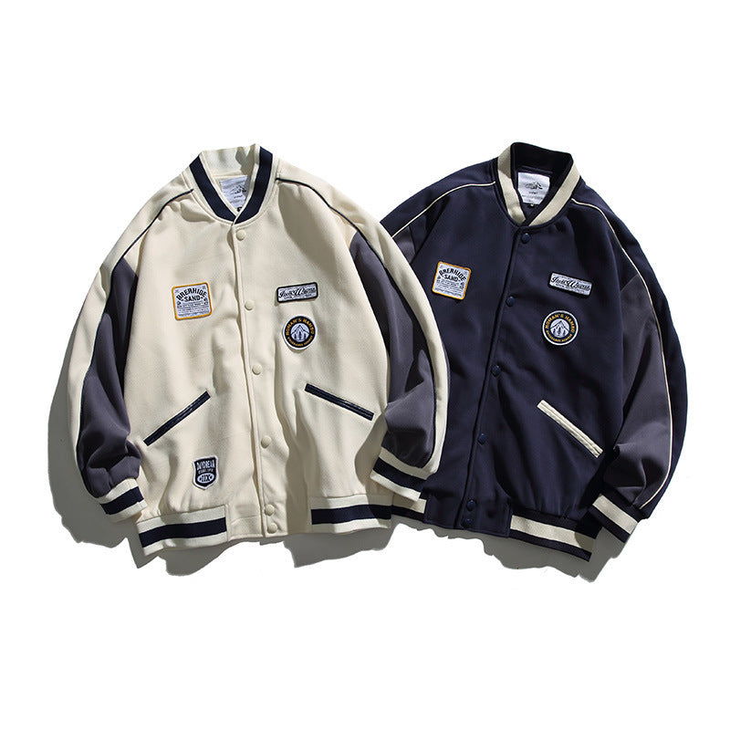Unisex Boxy College-Bomberjacke mit Badge-Applikationen und kontrastierenden Rippabschlüssen Drune