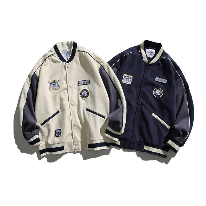 Unisex Boxy College-Bomberjacke mit Badge-Applikationen und kontrastierenden Rippabschlüssen Drune