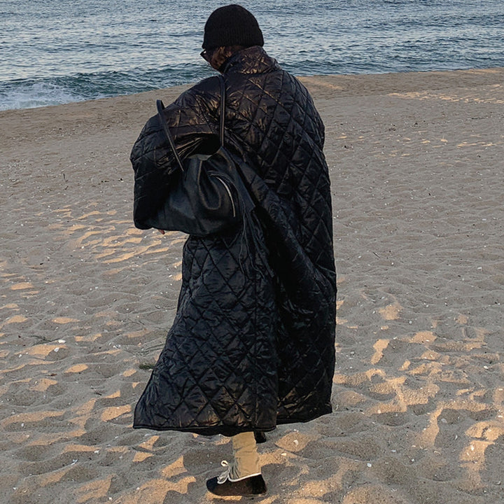 Damen Maxilanger Steppmantel mit Karosteppung und Oversize-Schnitt Drune