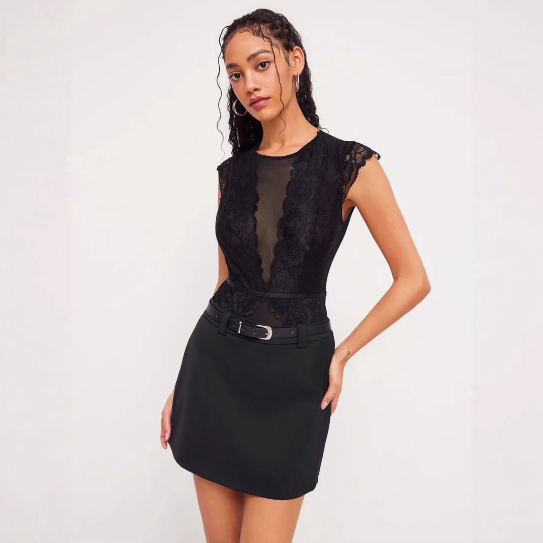 Damen Elegantes Spitzenbody mit tiefem V-Ausschnitt und zarten Rüschendetails Drune