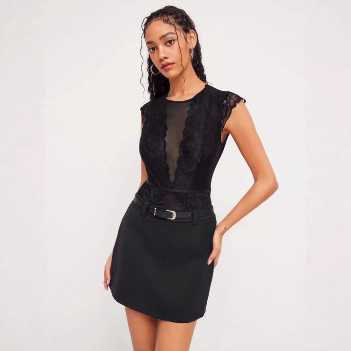 Damen Elegantes Spitzenbody mit tiefem V-Ausschnitt und zarten Rüschendetails Drune