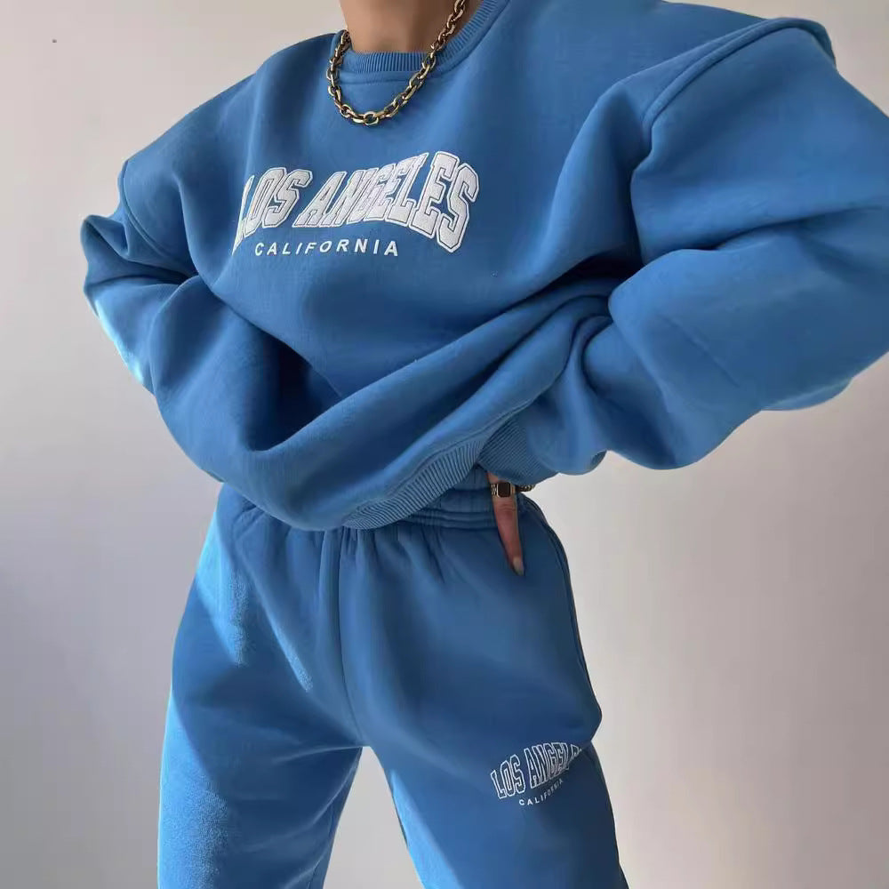 Damen Oversized Lounge-Set aus Baumwollfleece mit Collegestickerei und relaxed Jogginghose Drune
