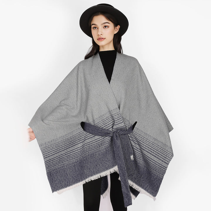 Damen Wickelponcho aus Feinstrick mit Bindegürtel und Fransensaum Drune
