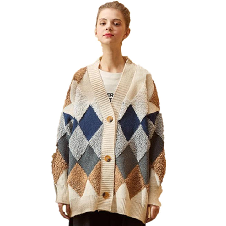 Damen Grobstrickjacke mit modernem Rautenmuster und großen Holzknöpfen Drune