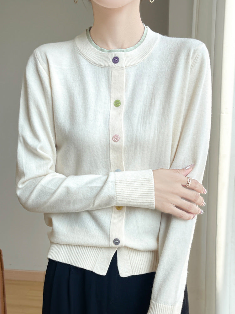 Damen Leichter Feinstrick-Cardigan mit Rundhalsausschnitt und bunten Knöpfen Drune