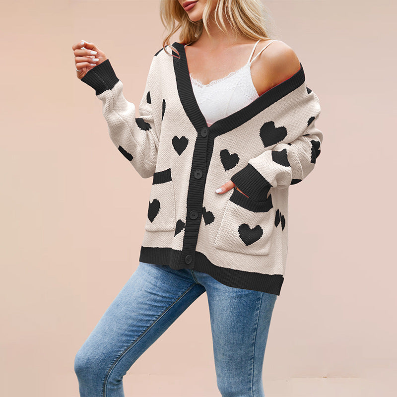 Damen Strickjacke mit Herzen Design und lässigem Schnitt Drune