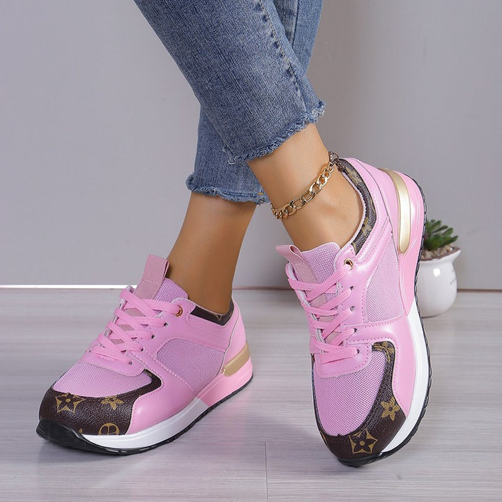 Damen Plateau-Sneakers mit atmungsaktivem Mesh, gepolsterter Innensohle und dekorativem Logomuster-Besatz Drune