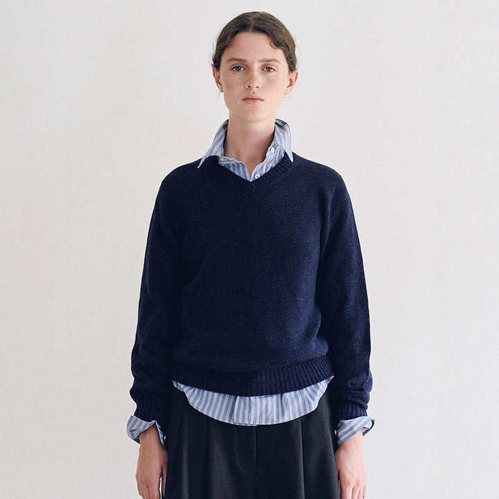 Damen Feinstrickpullover mit V-Ausschnitt und breitem Bündchen Drune
