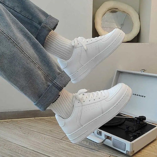 Damen Schnür-Sneaker aus hochwertigem Kunstleder mit rutschfester Sohle Drune