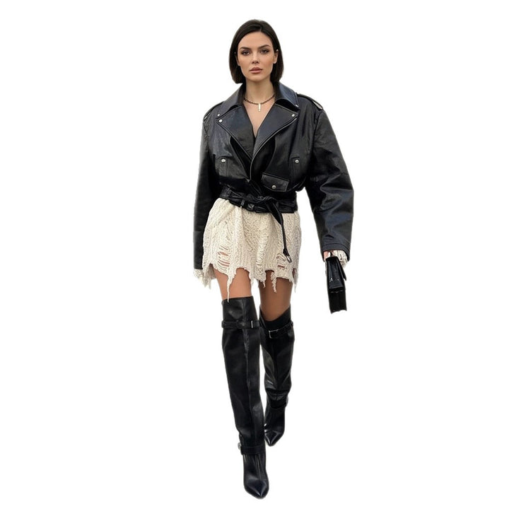 Damen Oversize-Bikerjacke aus veganem Lederimitat mit Taillengürtel & Schulterklappen Drune