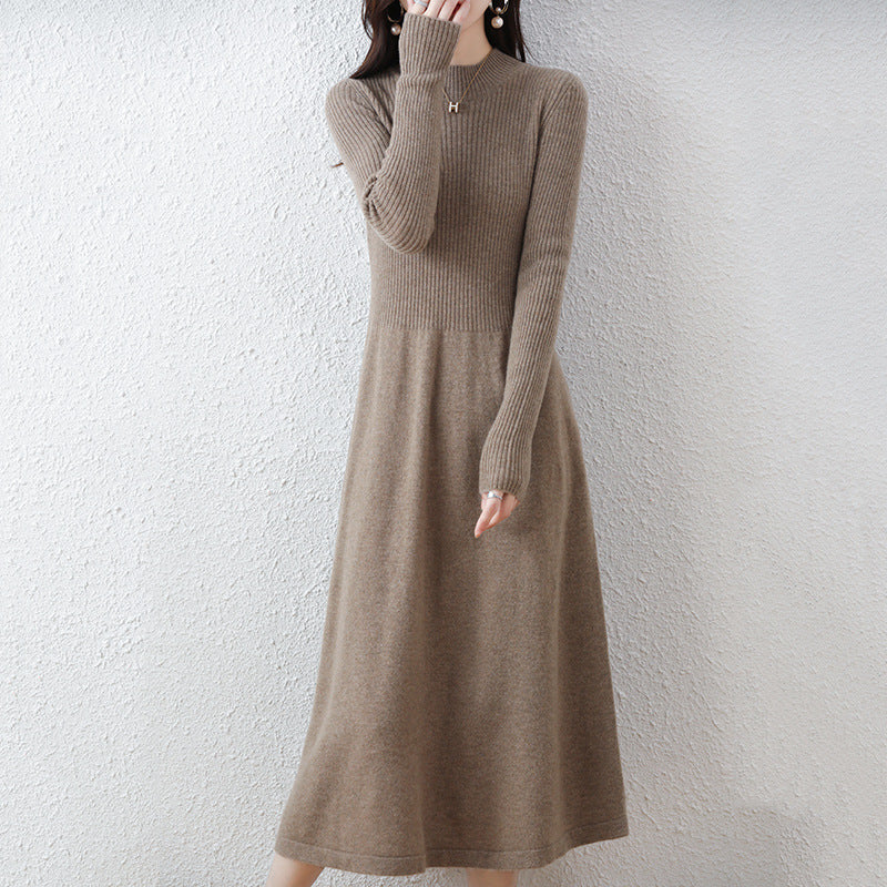 Damen Strickkleid mit elegantem Rollkragen und weit schwingendem Rock Drune