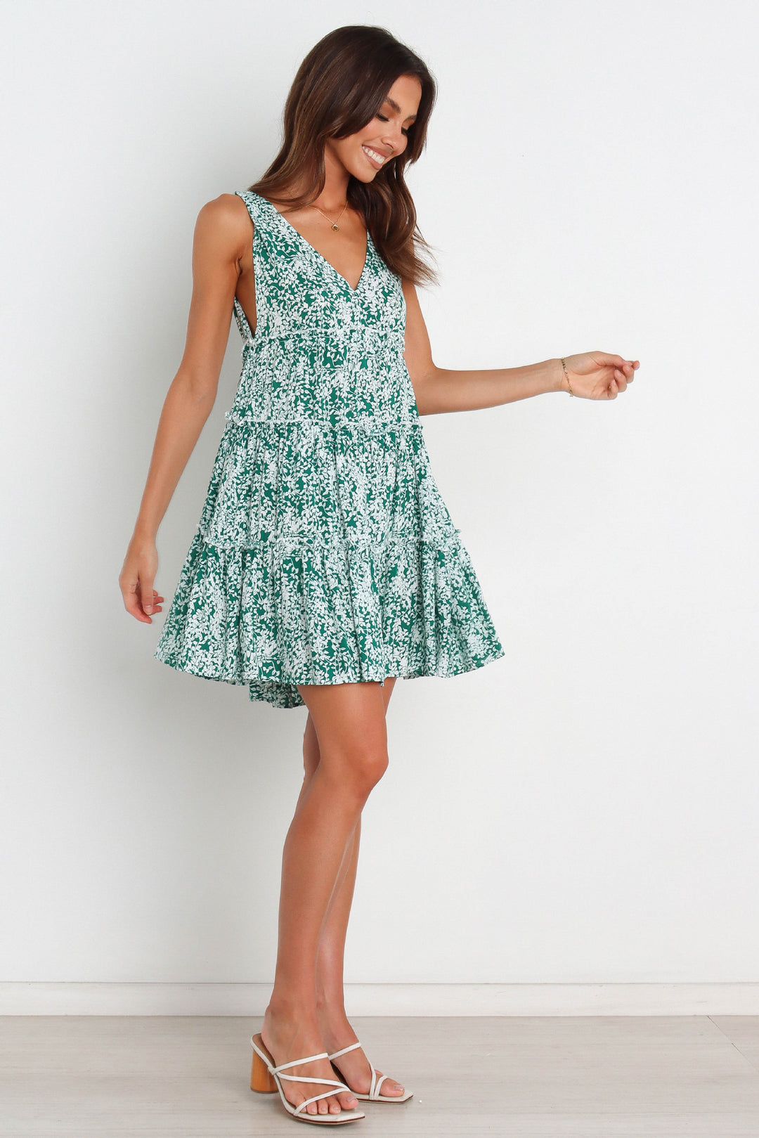 Frauen gestuftes florales Minikleid mit verstellbaren Spaghetti-Trägern Drune