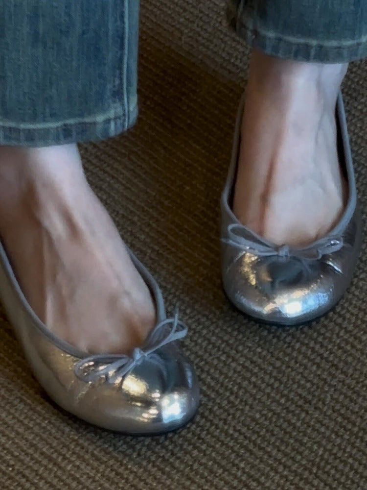 Damen Ballerinas aus glänzendem Leder mit verspieltem Schleifendetail Drune