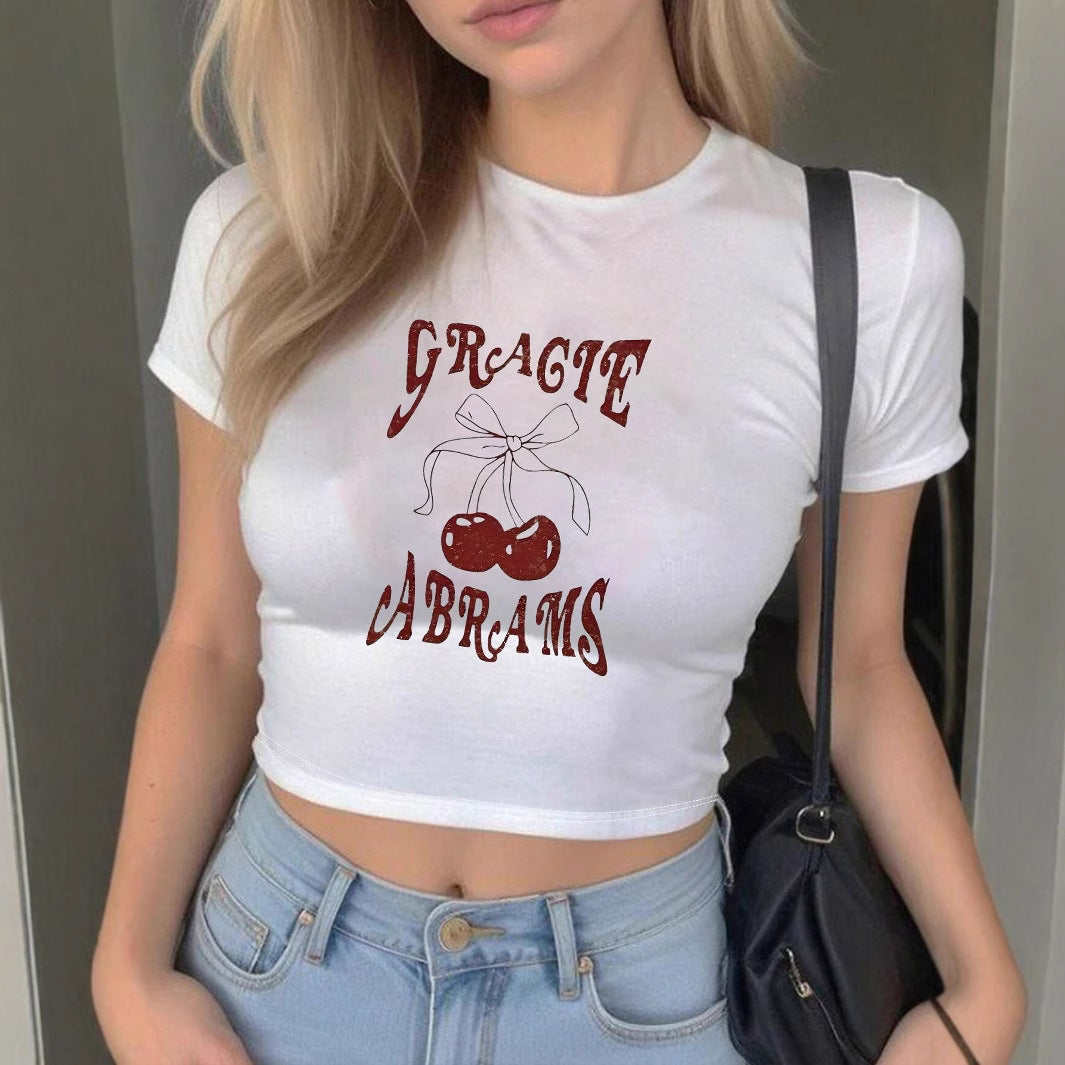 Damen Crop-T-Shirt mit fröhlichem Kirschmuster und verspieltem Schriftzug Drune