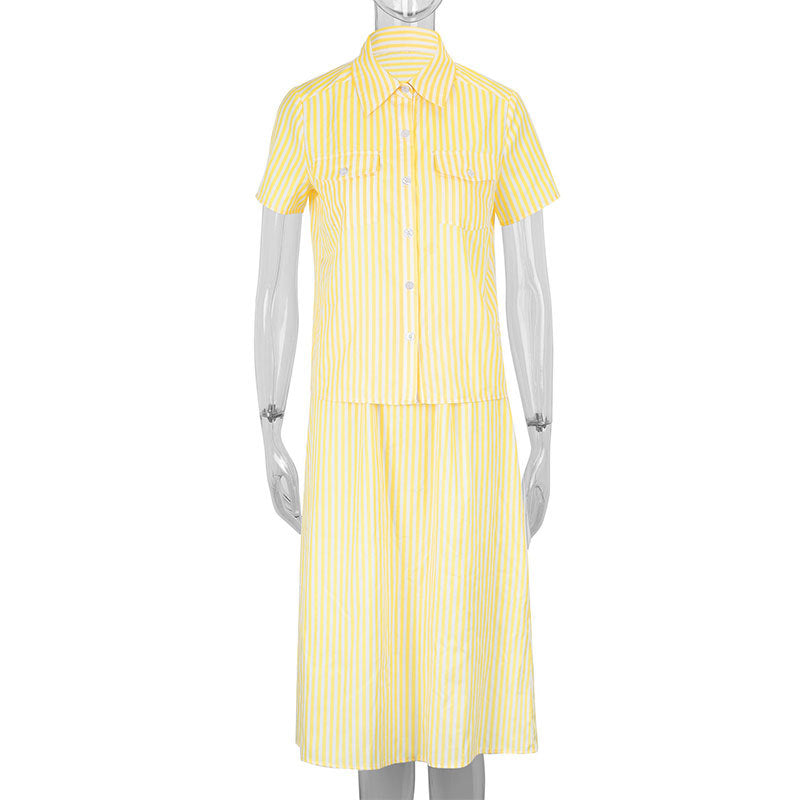 Damen Maxikleid mit trendigem Streifenmuster und eleganter Knopfleiste Drune