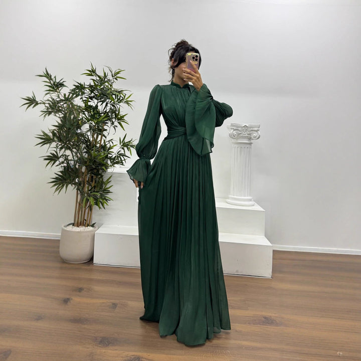 Damen Maxikleid mit figurschmeichelndem Schnitt und eleganter Raffung Drune