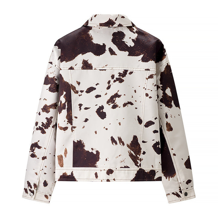 Damen nan kurze Truckerjacke mit markantem Kuhflecken-Print, kastigem Schnitt und aufgesetzten Brusttaschen Drune