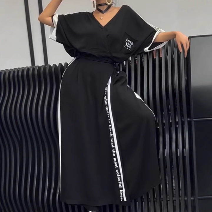 Damen nan sportlich-elegantes Maxikleid mit V-Ausschnitt, Taillengürtel, Kontrastseitenband und Brusttasche Drune